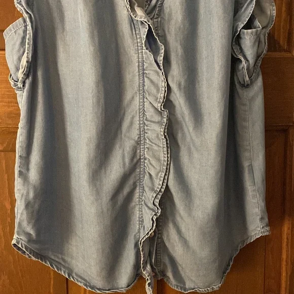 Kut from the kloth ruffle tencel denim sleeveless button down blouse small - Picture 3 of 5